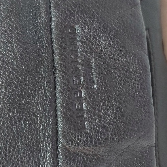 LIEBESKIND LEATHER CROSSBODY BAG! - Picture 2 of 9